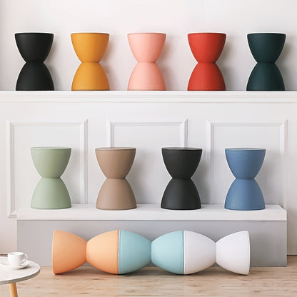 Bout de Canapé Coloré en Plastique Forme Sablier