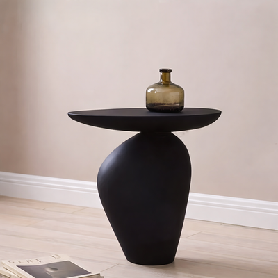 Bout de Canapé Design Noir avec Base Sculpturale Galet