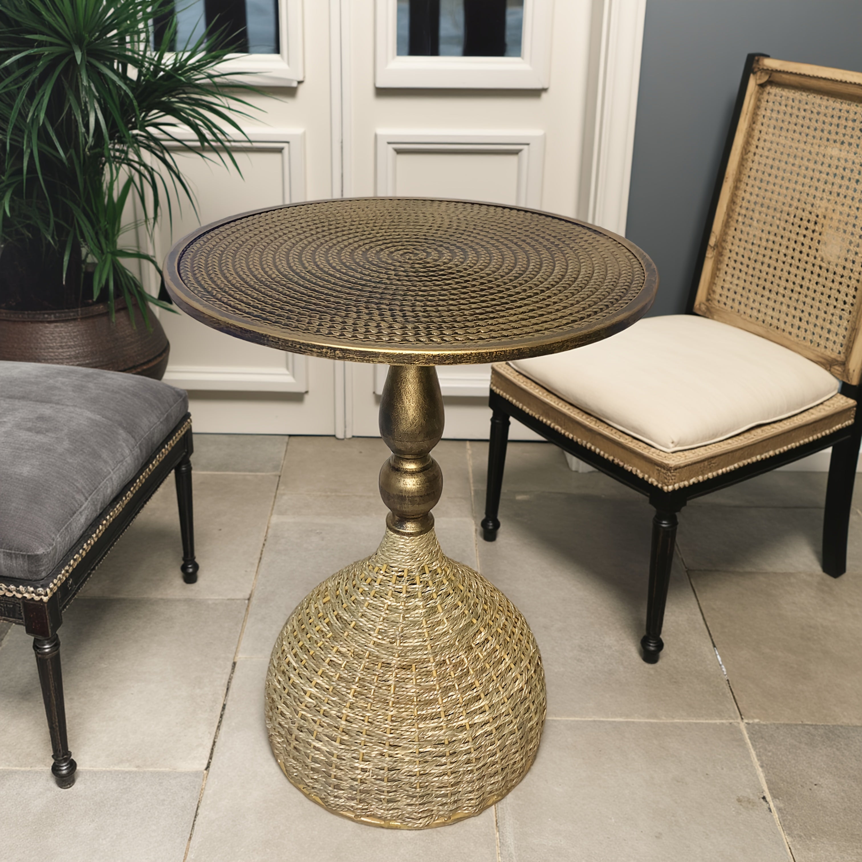 Guéridon Rotin et Fer au Style Bohème Artisanal