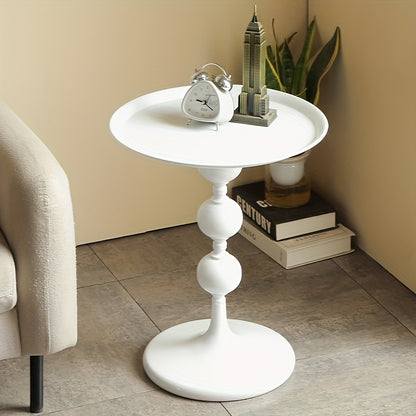 Bout de Canapé Doré au Design Vintage